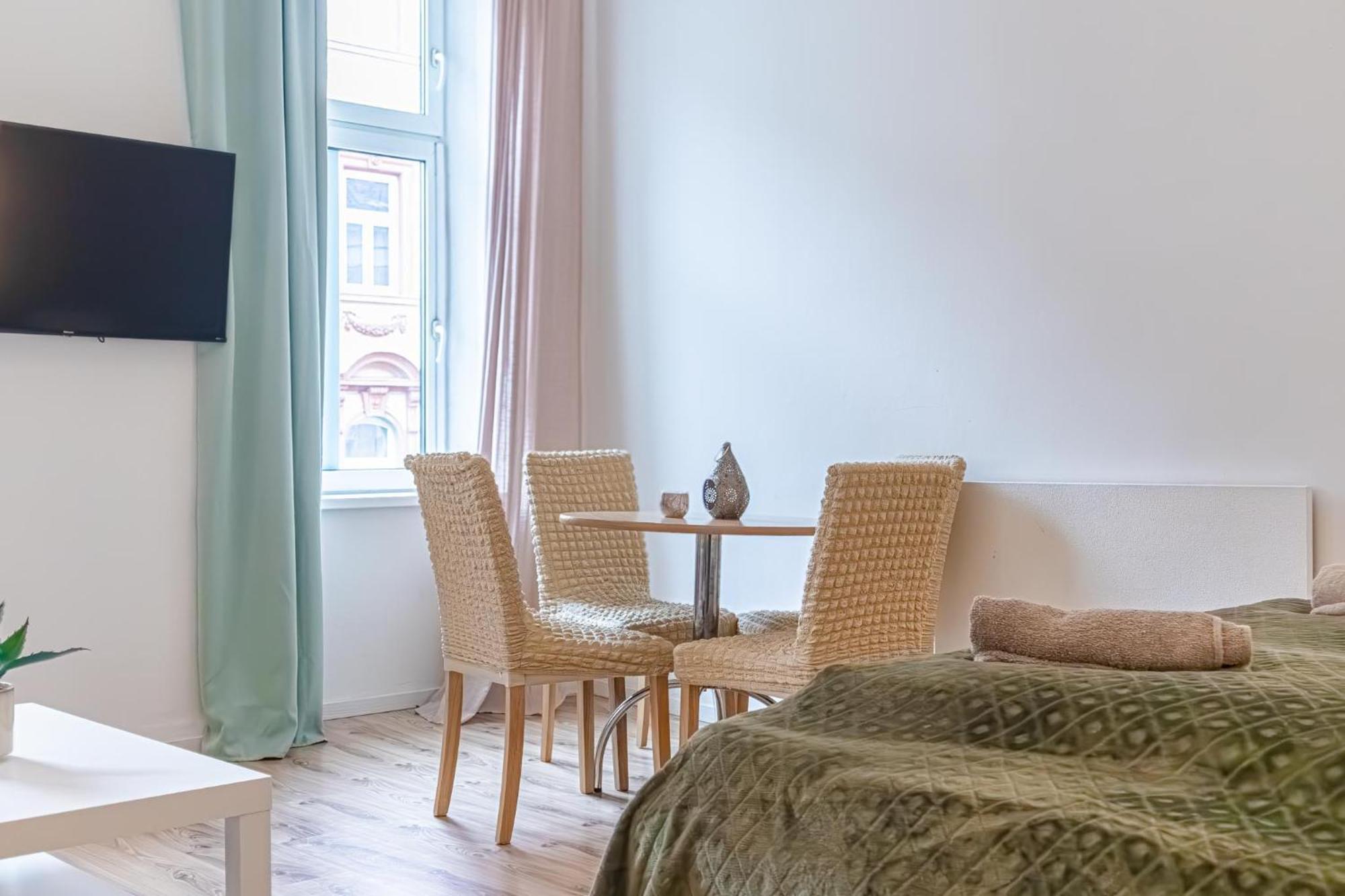 Appartement Budget-friendly 2br Apt With Great Location *